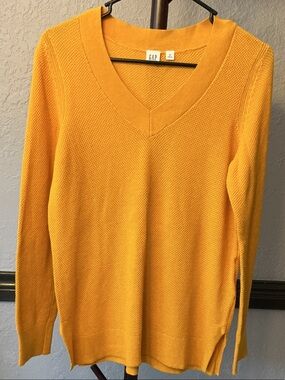 GAP Women's Mustard V-Neck Knit Sweater